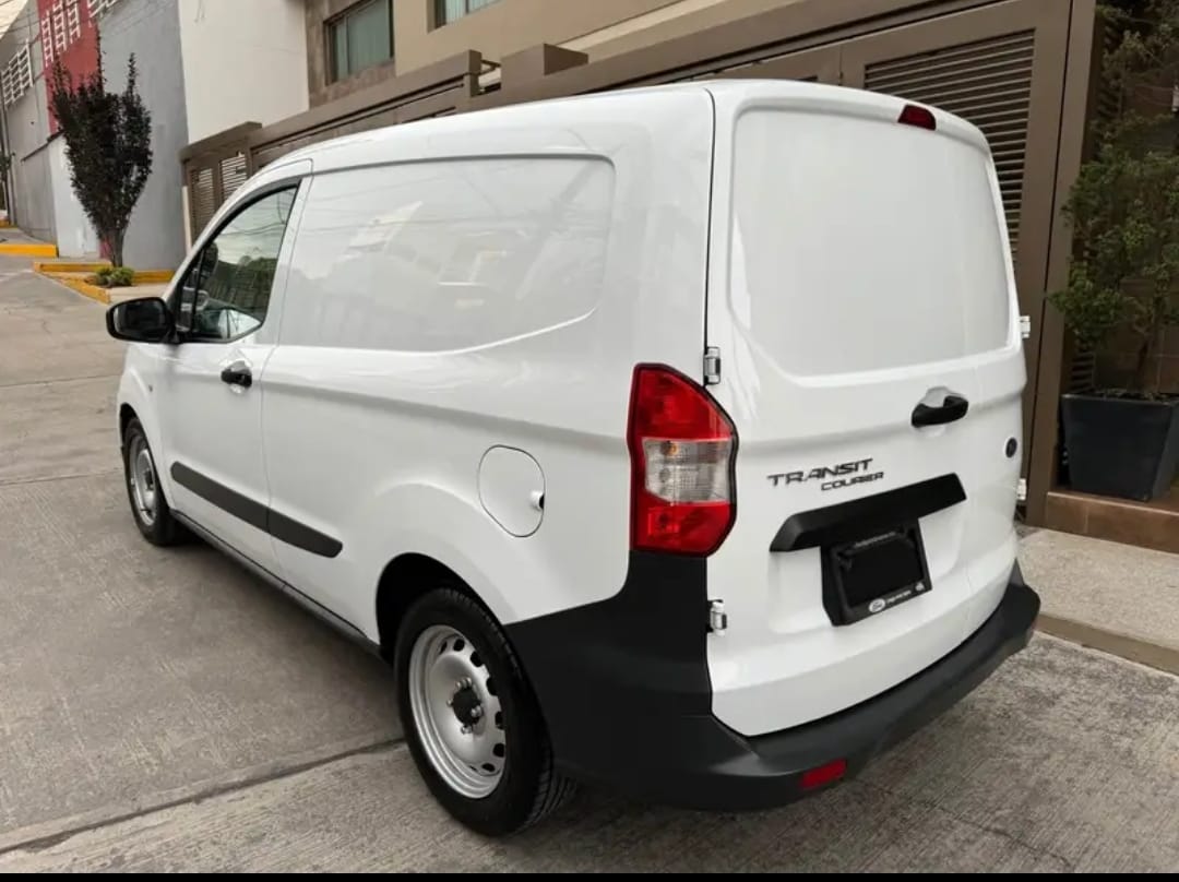 FORD TRANSIT COURIER VAN 2022
